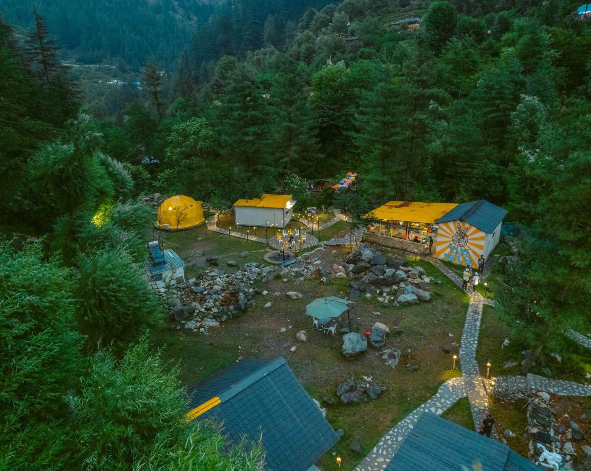 Whoopers Boutique Resort Jibhi Exterior photo