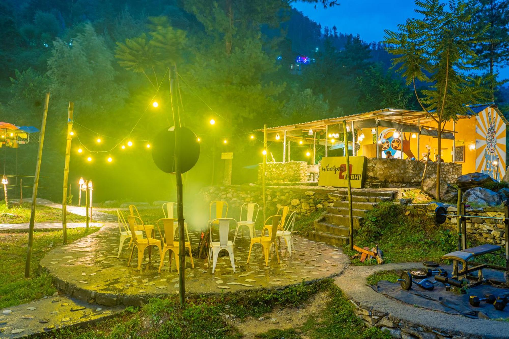 Whoopers Boutique Resort Jibhi Exterior photo