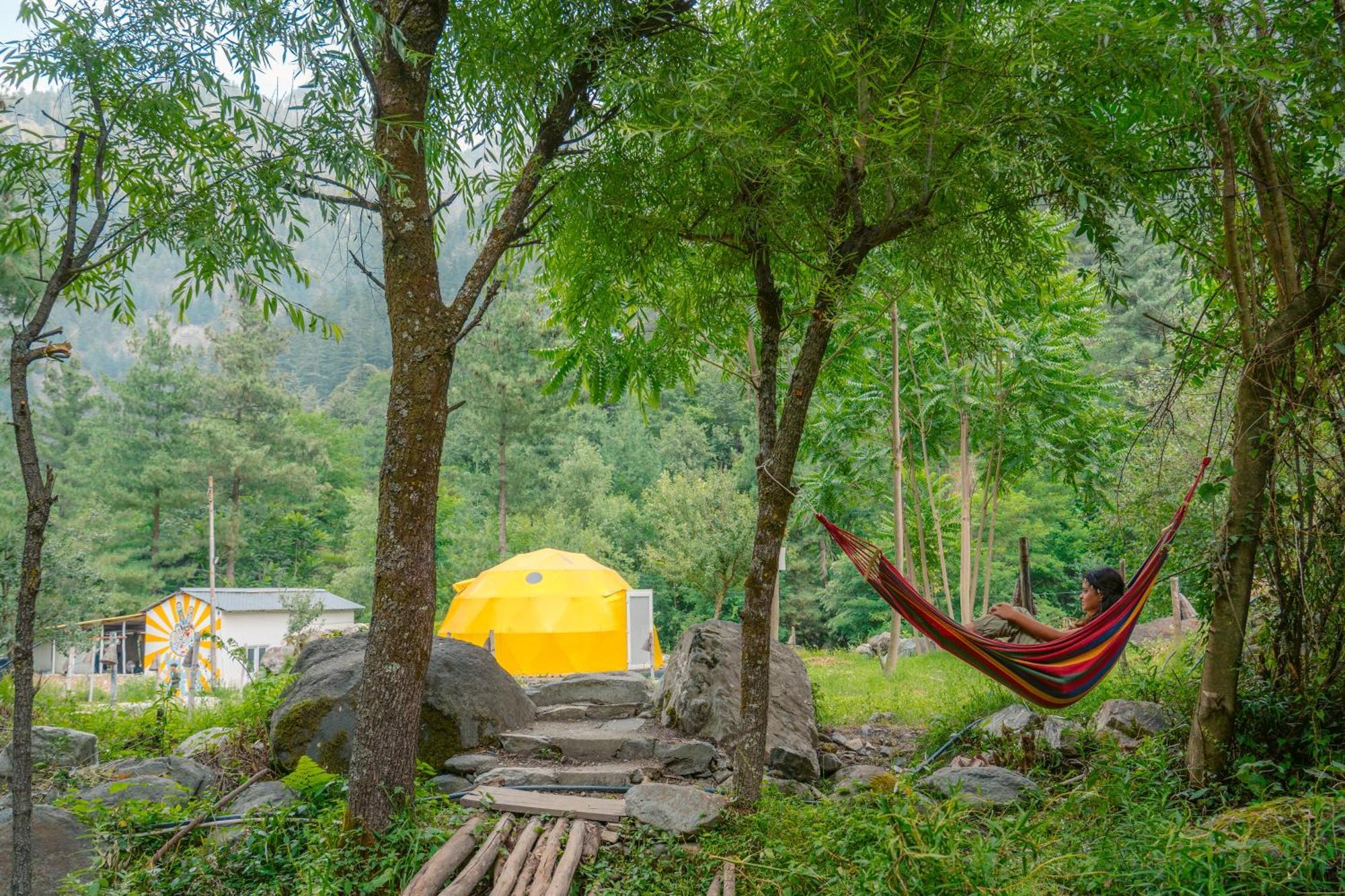 Whoopers Boutique Resort Jibhi Exterior photo