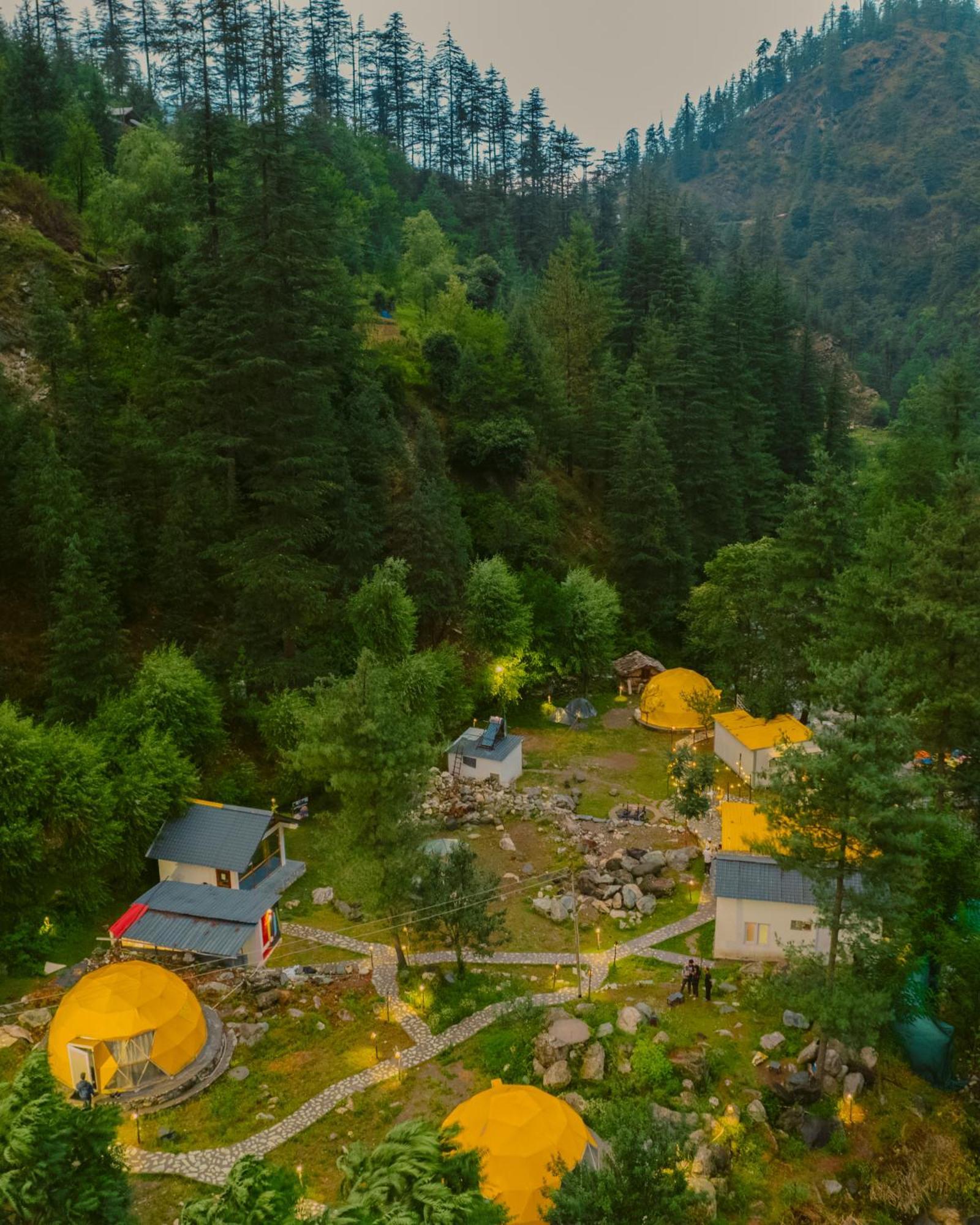Whoopers Boutique Resort Jibhi Exterior photo