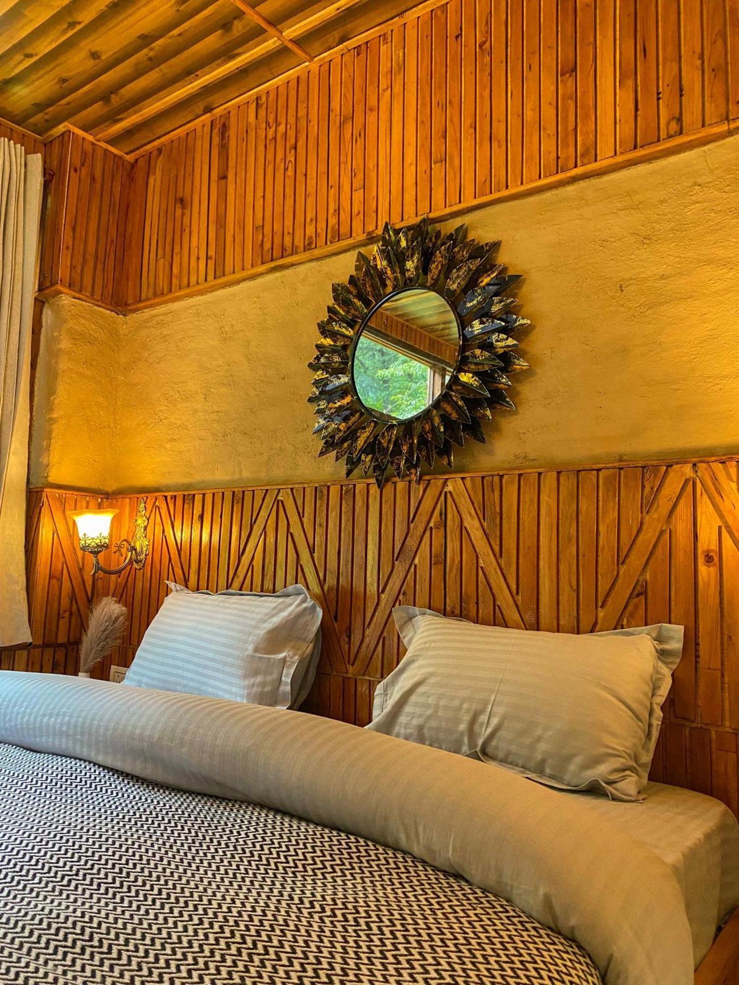 Whoopers Boutique Resort Jibhi Exterior photo