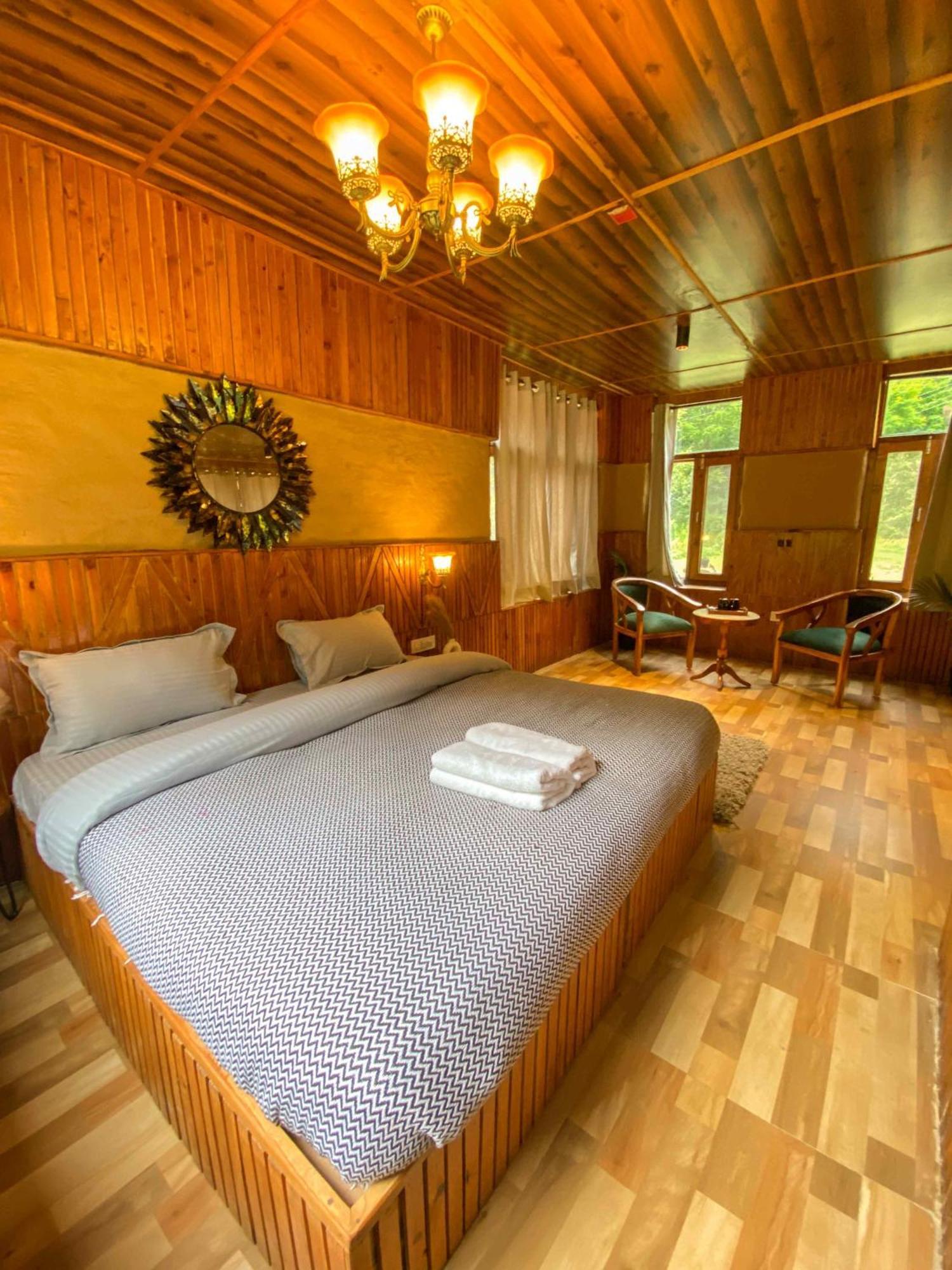 Whoopers Boutique Resort Jibhi Exterior photo